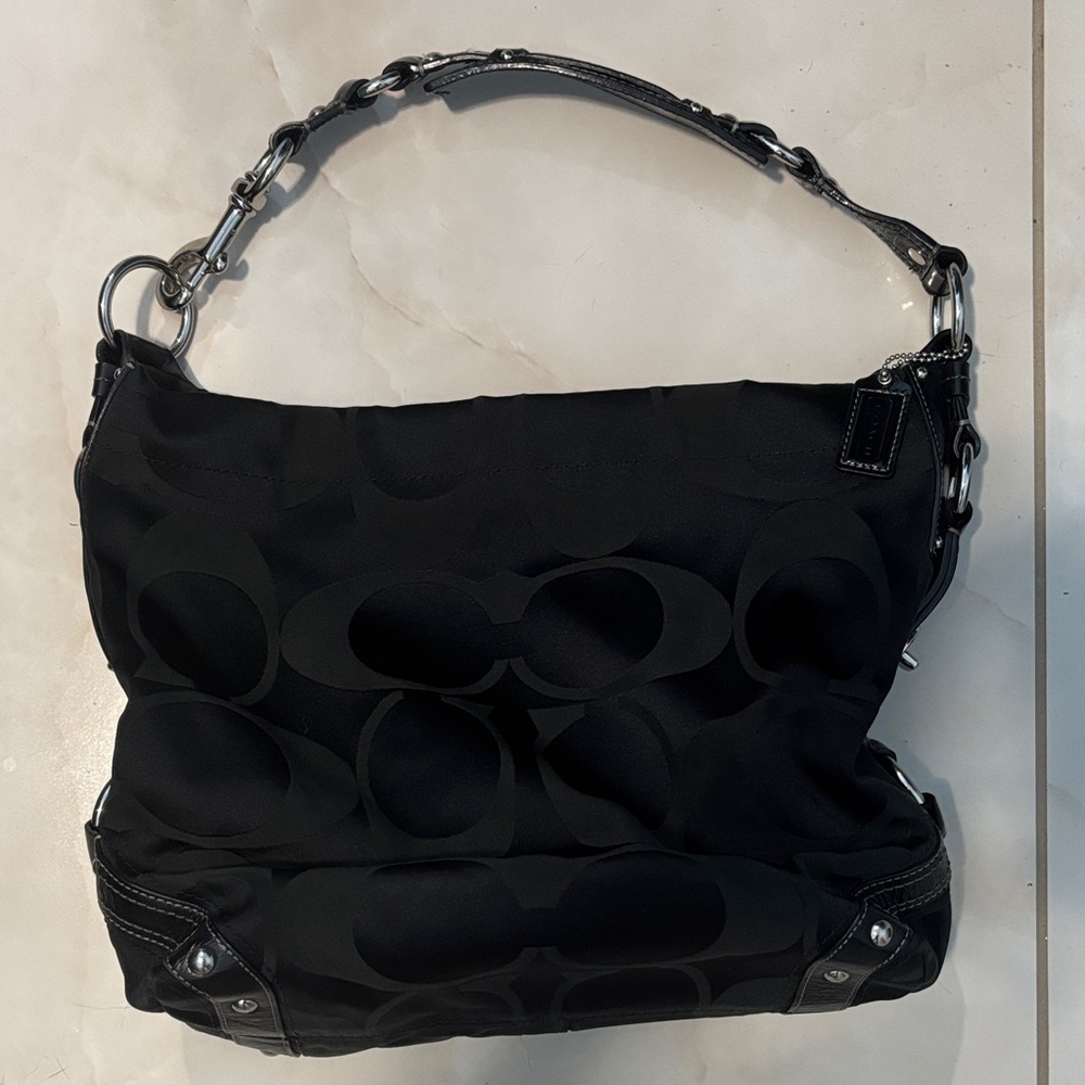 Coach Black Shoulder Bag with Leather and Chain Strap